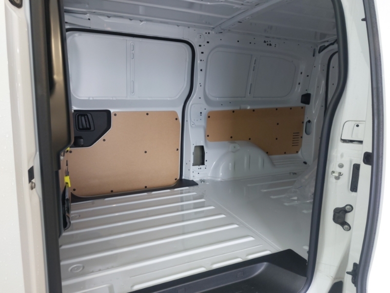 Peugeot Expert 2.0 Bluehdi 145 Asphalt Van SA26LXX White #6