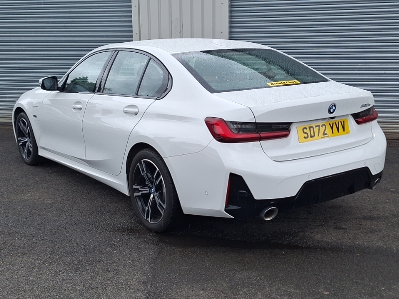 BMW 3 Series 330E M Sport Step SD72YVV White #2