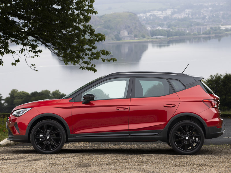 Seat Arona 1.0 Tsi 115 Fr Black Edition Dsg Red #4