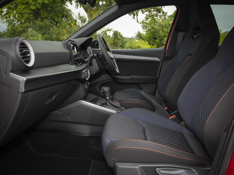 Seat Arona 1.0 Tsi 115 Fr Black Edition Dsg Red #5