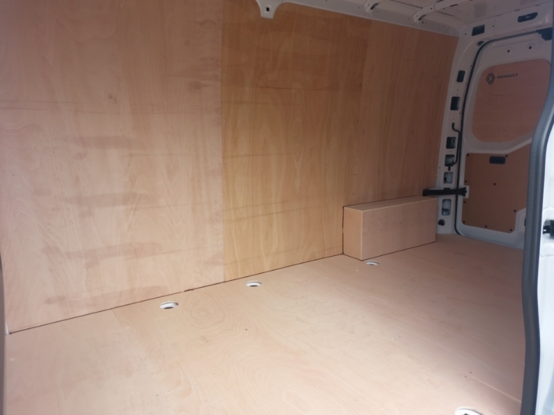 Renault Master Lm35 Blue Dci 150 Advance Medium Roof Van SD26KXM White #6