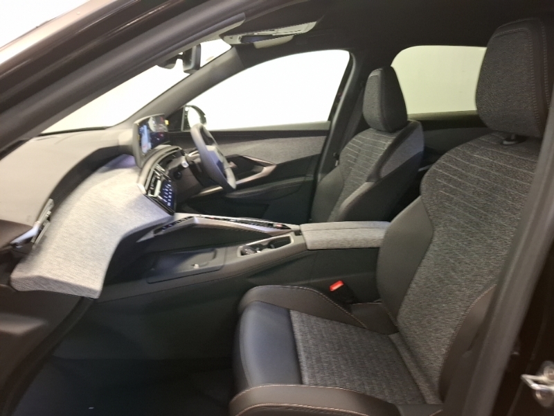 Peugeot 3008 1.2 Hybrid 145 Allure E-dsc6 Black #5