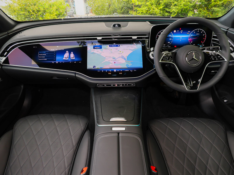 Mercedes-Benz E Class E200 Exclusive Premium Plus 9G-tronic Black #3