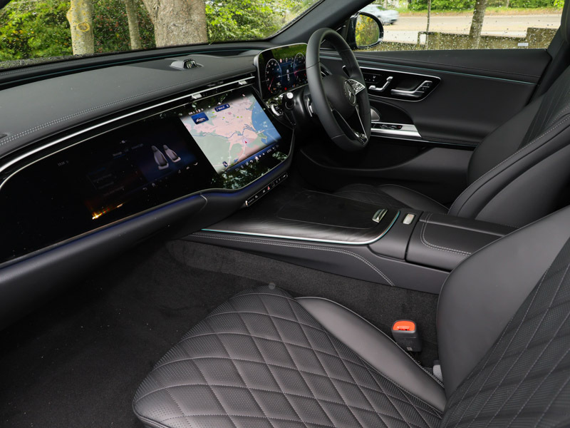 Mercedes-Benz E Class E200 Exclusive Premium Plus 9G-tronic Black #5