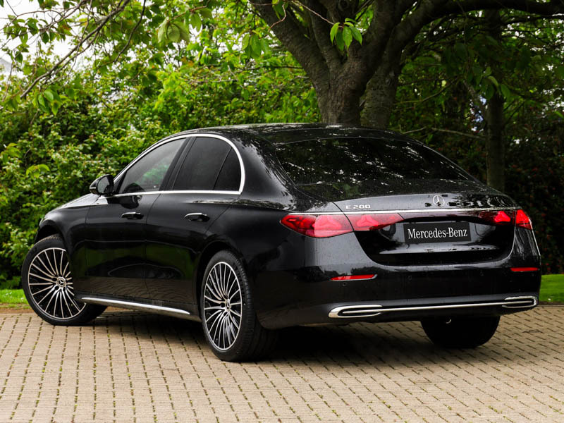 Mercedes-Benz E Class E200 Exclusive Premium Plus 9G-tronic Black #2