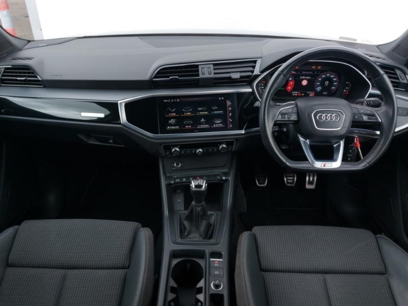 Audi Q3 35 Tfsi Black Edition NL71YGV Grey #3