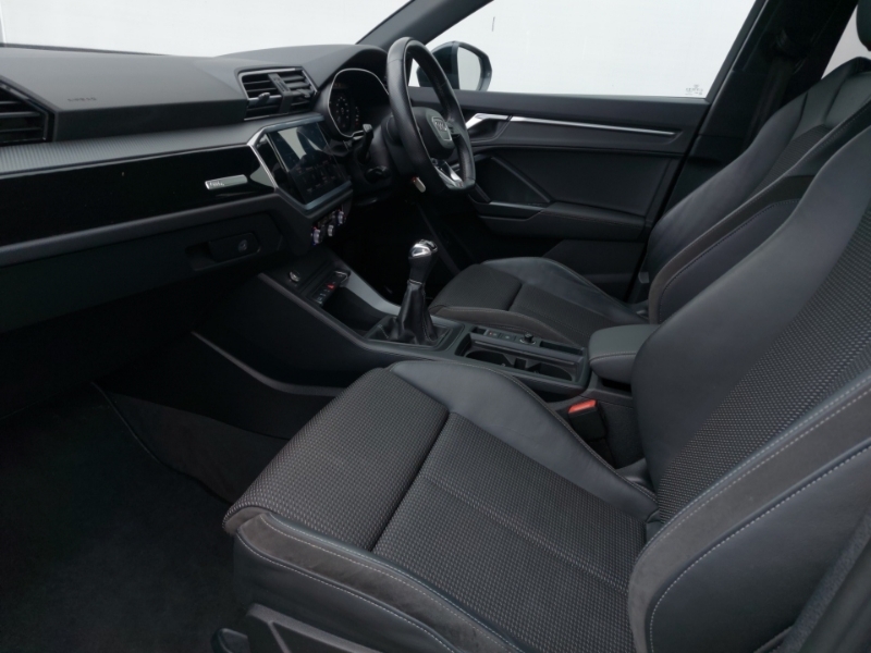 Audi Q3 35 Tfsi Black Edition NL71YGV Grey #5