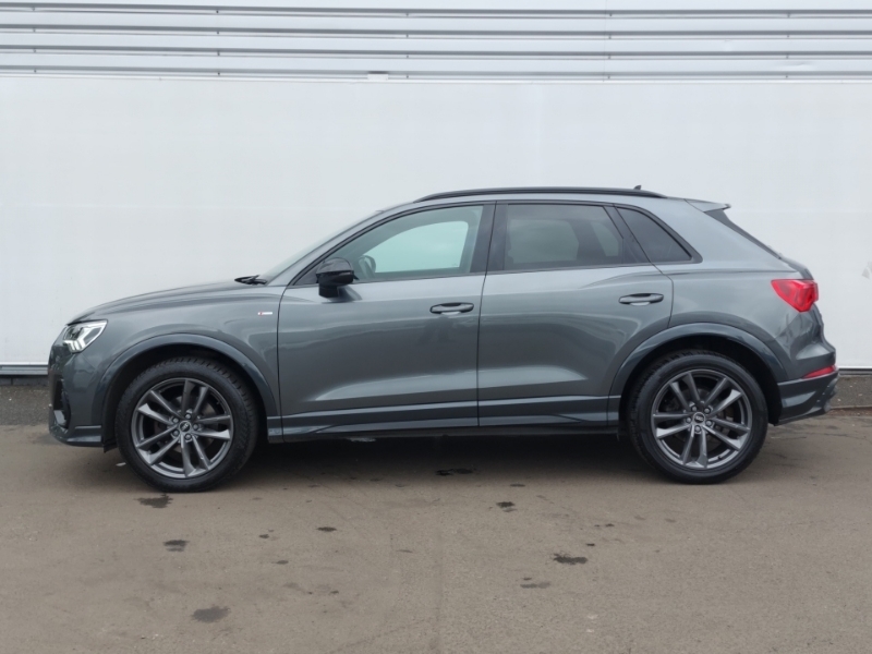 Audi Q3 35 Tfsi Black Edition NL71YGV Grey #4