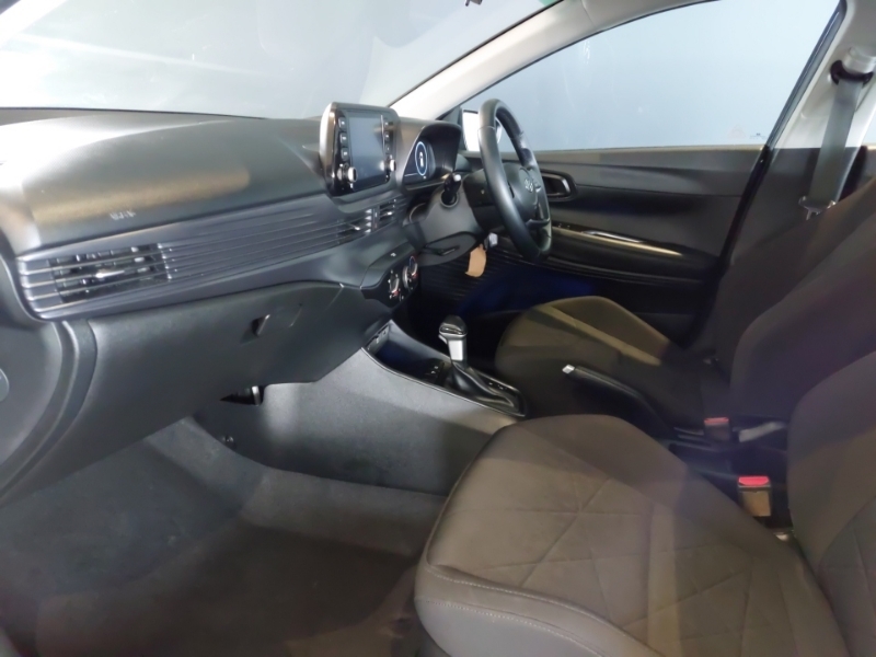 Hyundai Bayon 1.0 Tgdi 48V Mhev Se Connect Dct OV73LOJ Black #4