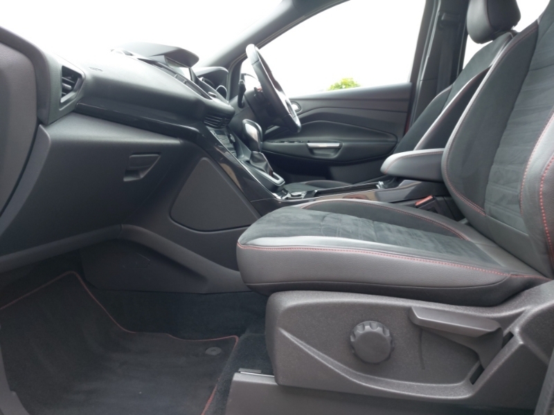 Ford Kuga 2.0 Tdci 180 St-line Edition EF69HVO Red #5