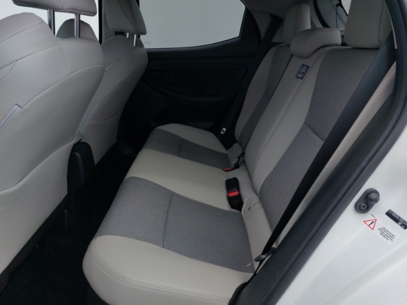 Toyota Yaris 1.5 Hybrid Excel Cvt SB73CZD White #6