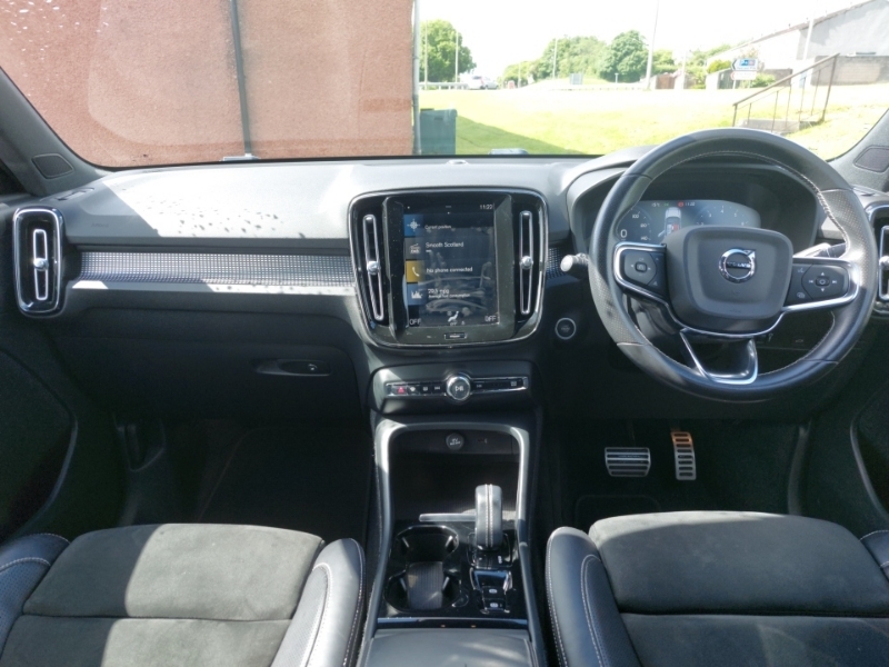 Volvo XC40 2.0 B4p R Design Awd PK70FSA Red #3
