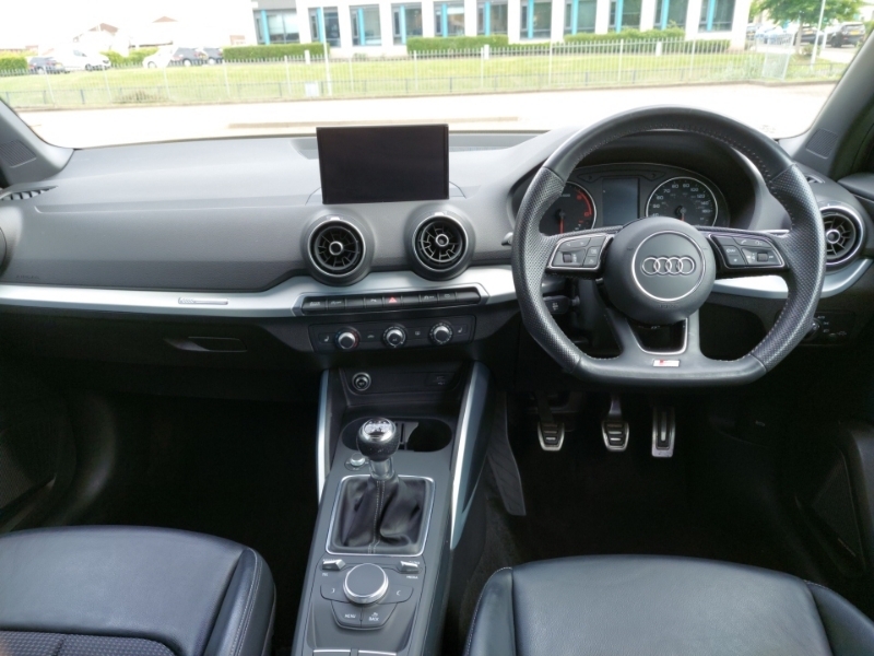 Audi Q2 30 Tdi S Line SR19YUU White #3