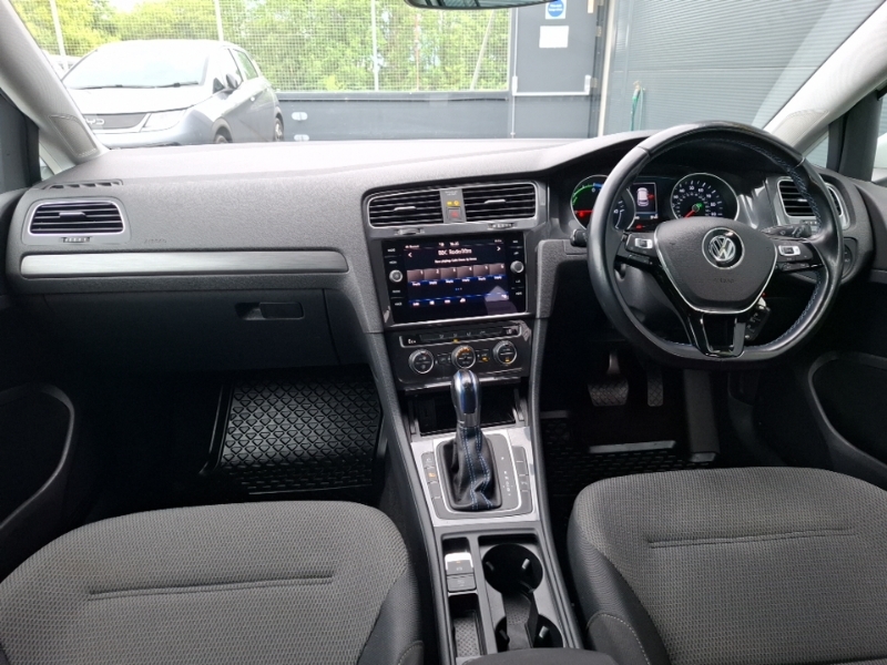 Volkswagen e-Golf 99Kw E-golf 35Kwh White #3