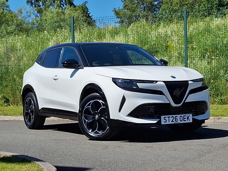 Alfa Romeo Junior 1.2 Turbo Ibrida White