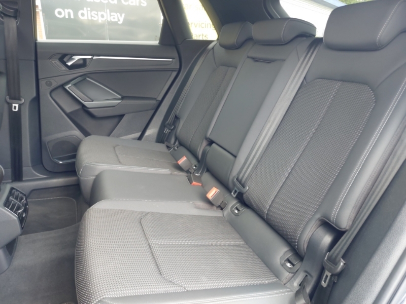 Audi Q3 35 Tdi S Line S Tronic Black #6