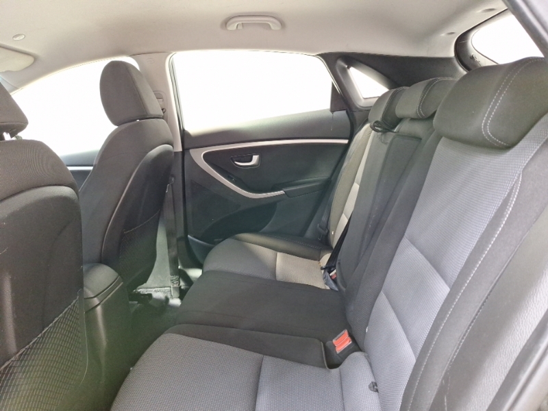Hyundai I30 1.4 Blue Drive Se Black #6