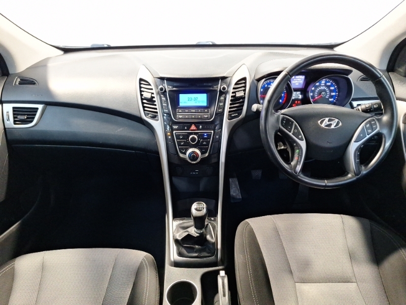 Hyundai I30 1.4 Blue Drive Se Black #3