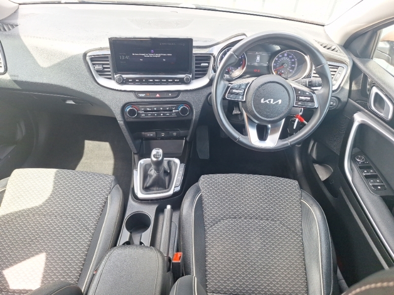 Kia Ceed 1.5T Gdi Isg 3 WJ72KKF Brown #3