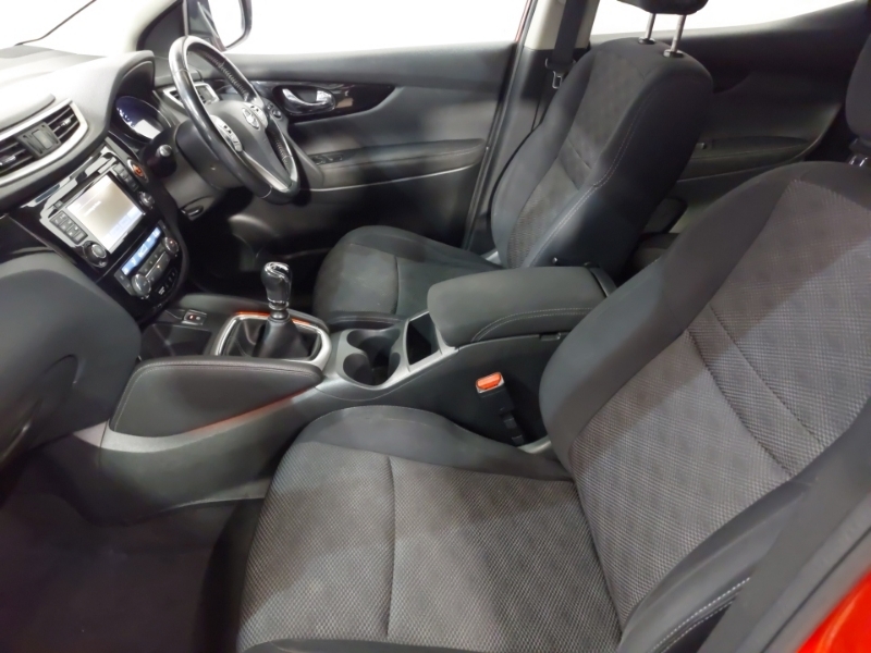 Nissan Qashqai 1.2 Dig-t N-connecta SC17WUJ Red #5
