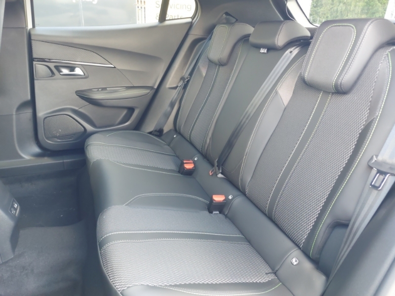Peugeot 2008 1.2 Puretech 130 Gt Eat8 White #6
