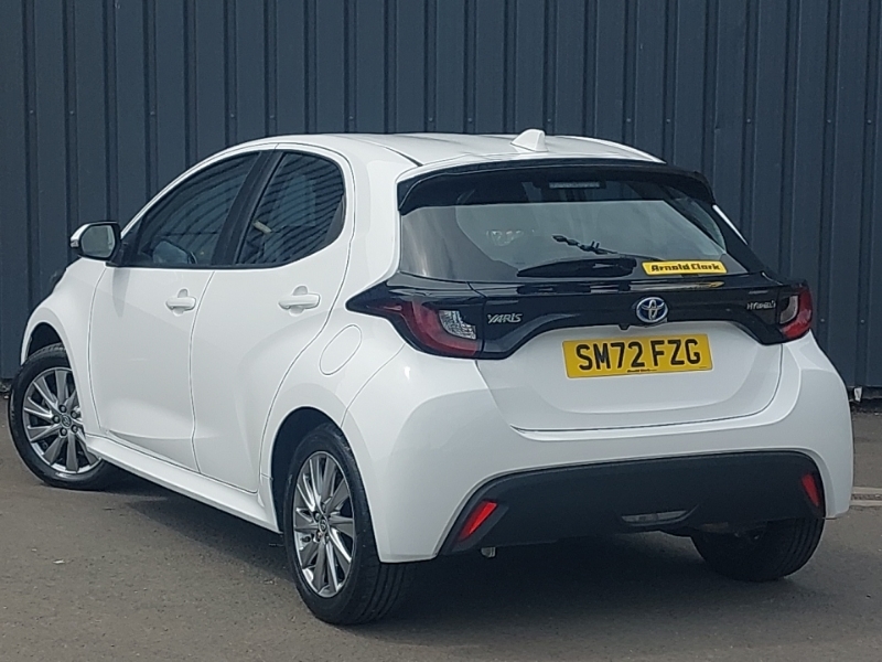 Toyota Yaris 1.5 Hybrid Icon Cvt Nav SM72FZG White #2