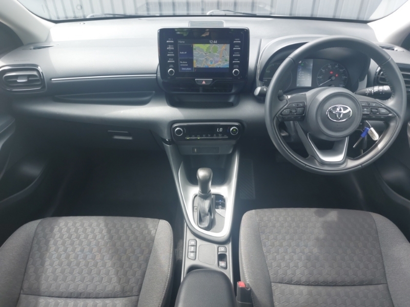 Toyota Yaris 1.5 Hybrid Icon Cvt Nav SM72FZG White #3