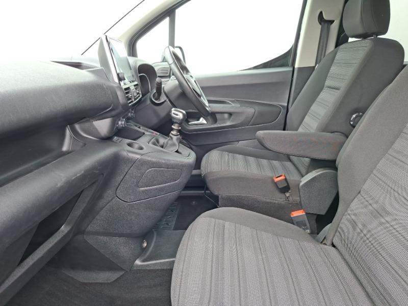 Vauxhall Combo Life 1.5 Turbo D Se 7 Seat AO21RXA Black #5