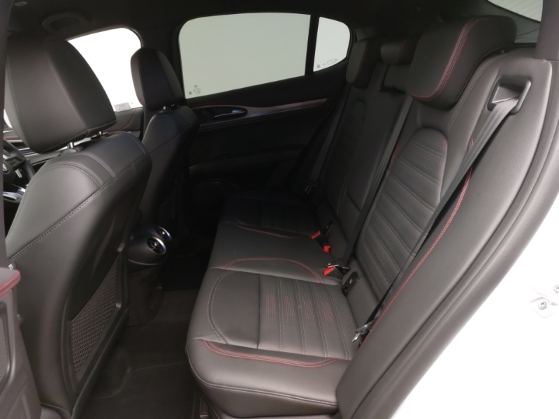 Alfa Romeo Stelvio 2.0 Turbo 280 Intensa Awd Black #6