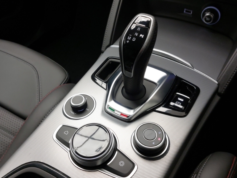 Alfa Romeo Stelvio 2.0 Turbo 280 Intensa Awd Black #15