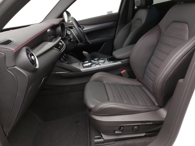Alfa Romeo Stelvio 2.0 Turbo 280 Intensa Awd Black #5