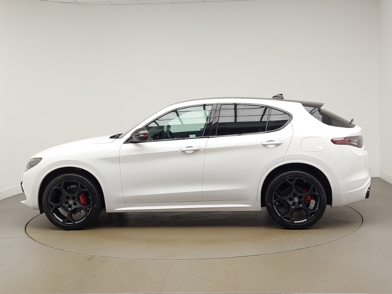 Alfa Romeo Stelvio 2.0 Turbo 280 Intensa Awd Black #4