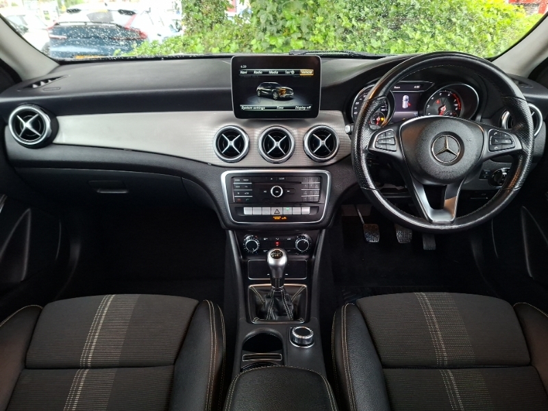 Mercedes-Benz GLA Class Gla 180 Urban Edition KU69HFJ Grey #3