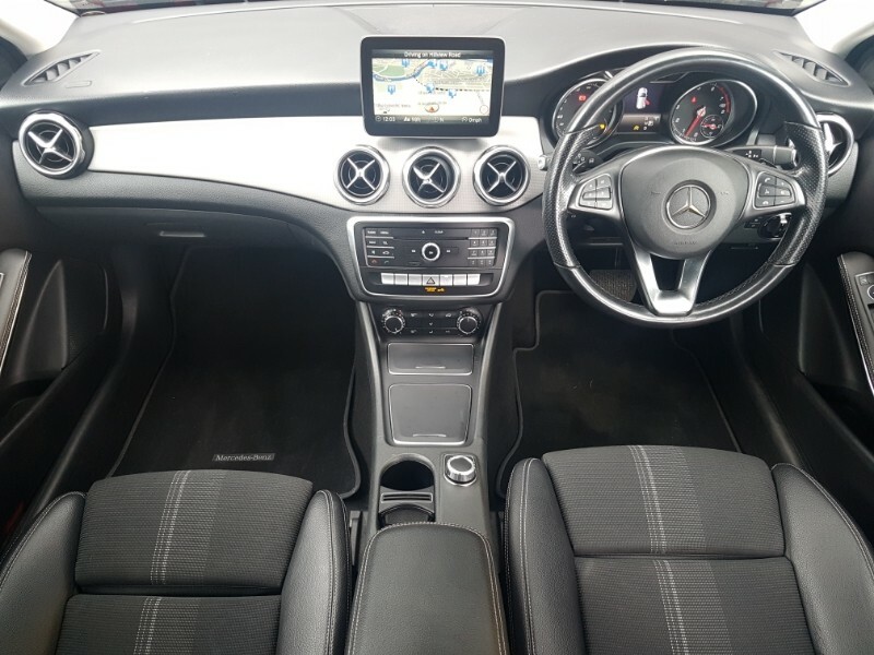 Mercedes-Benz GLA Class Gla 180 Urban Edition EK20NYT Red #3