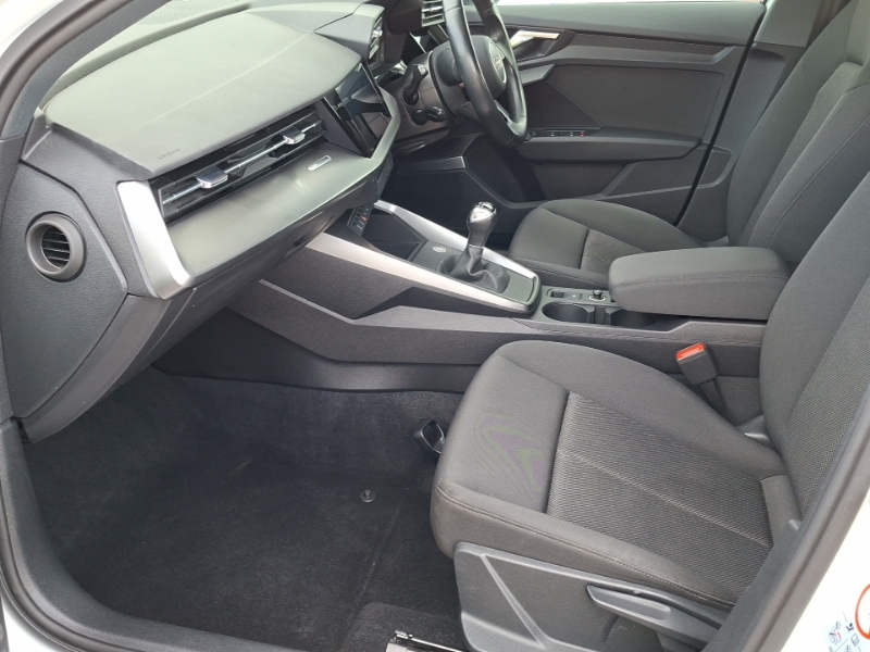 Audi A3 35 Tfsi Technik Comfortsound WR72NSU White #5