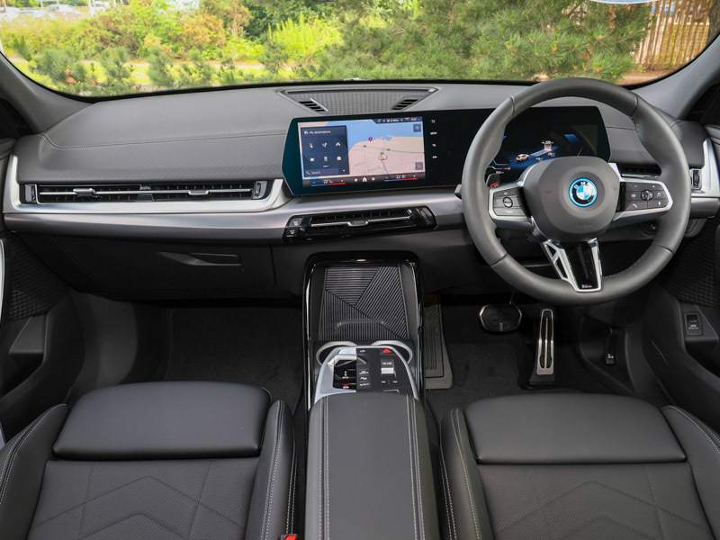 BMW iX2 150Kw Edrive20 M Sport 65Kwh White #4
