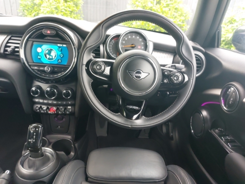 Mini Convertible 1.5 Cooper Exclusive II Comfort Pack Black #5