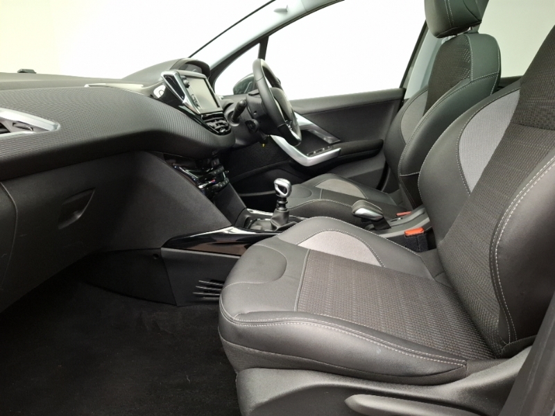 Peugeot 2008 1.2 Puretech 110 Allure Premium SM69BWL Grey #5