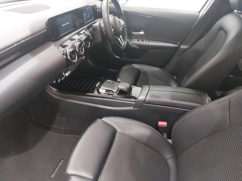 Mercedes-Benz A Class A200 Sport RX69UMF White #5