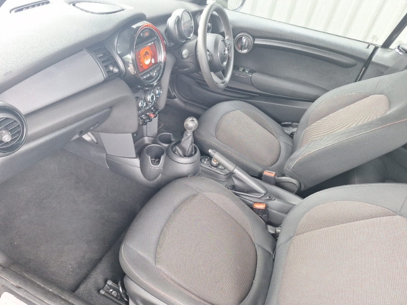Mini Hatch 1.5 Cooper Classic II YJ19BTS White #5