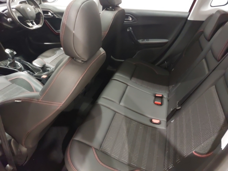 Peugeot 2008 1.2 Puretech 110 Gt Line YF18LBG Red #6