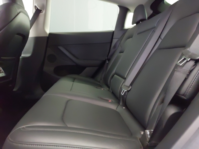 Tesla Model Y Long Range Awd BL72AFV White #6