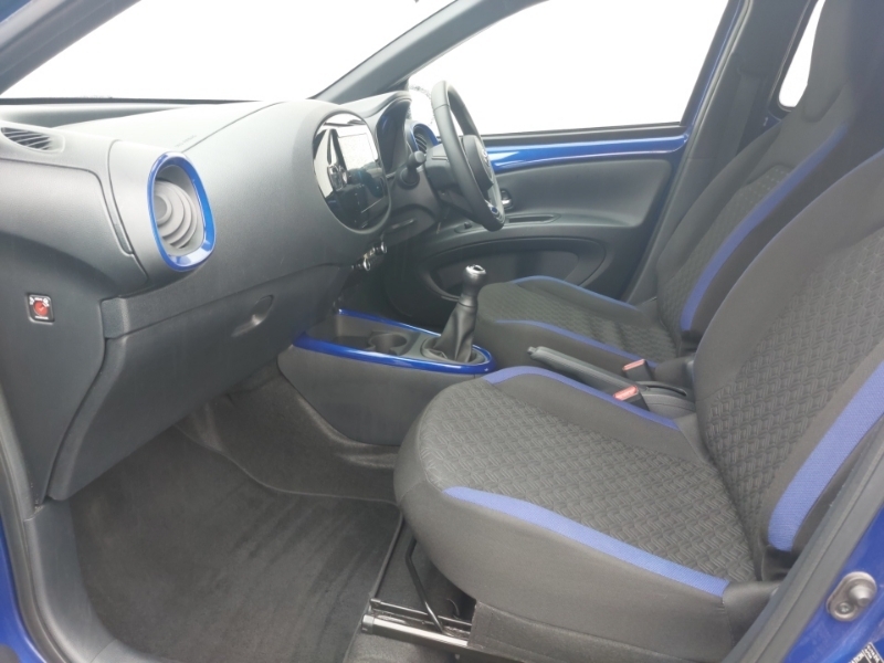 Toyota Aygo X 1.0 Vvt-i Edge ST24KSO Blue #5