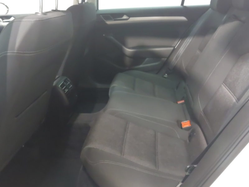 Volkswagen Passat 2.0 Tdi Se Business GD16KMZ White #6