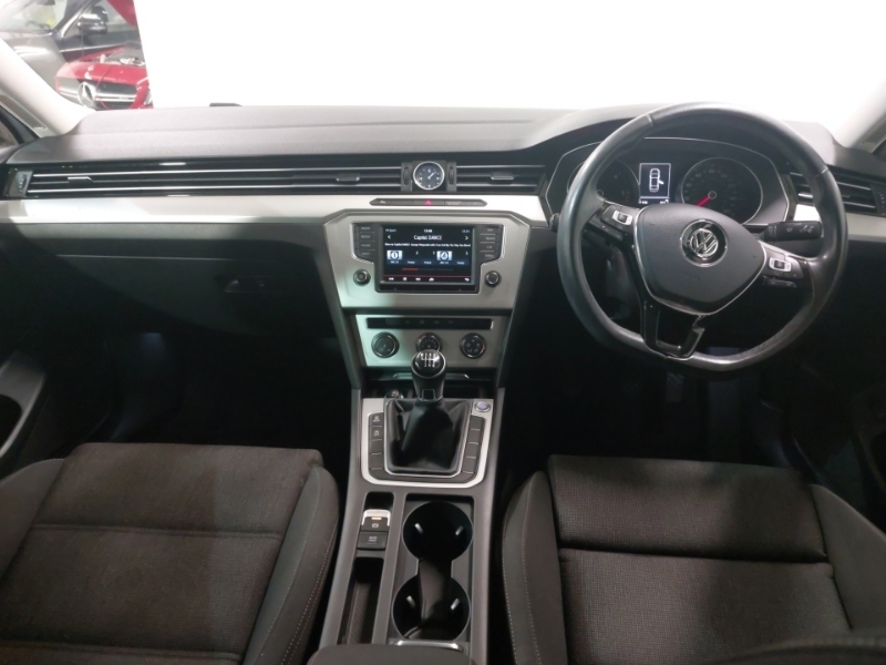 Volkswagen Passat 2.0 Tdi Se Business GD16KMZ White #3