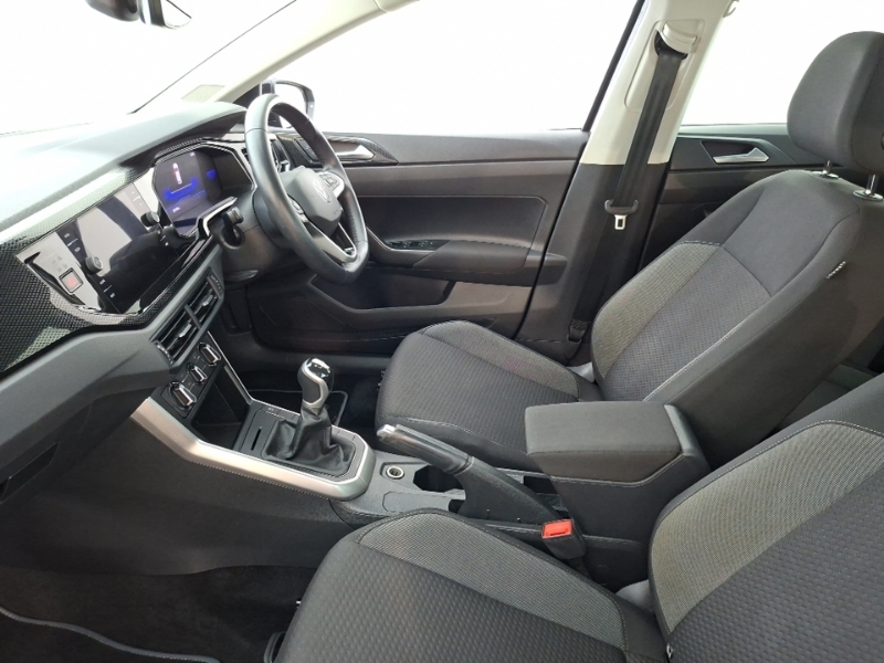 Volkswagen Polo 1.0 Life GL72KCZ Black #5