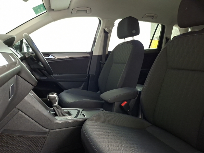 Volkswagen Tiguan Allspace 1.5 Tsi Life Dsg EX72NYC Black #5