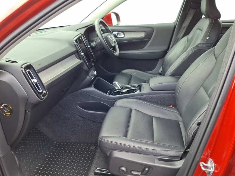 Volvo XC40 2.0 B4p Inscription Pro YS70ZZJ Red #5