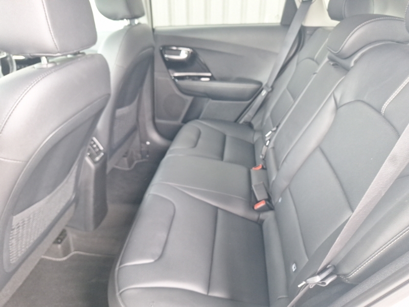 Kia Niro 1.6 Gdi Hybrid 4 Dct LY21DFA White #6
