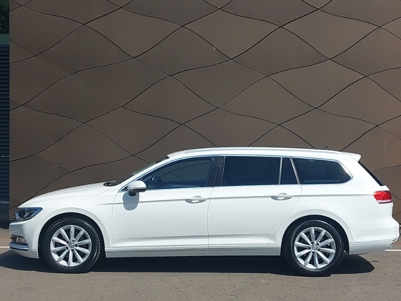 Volkswagen Passat 1.5 Tsi Evo 150 Se Business Dsg GC19MMA White #4